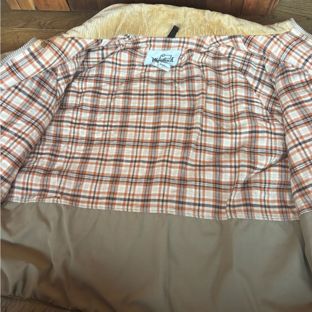 Woolrich Tan and Cozy cabin core Plaid Warm Women’s barn coat XL